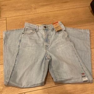 NWTS Levi’s straight leg jeans size 24